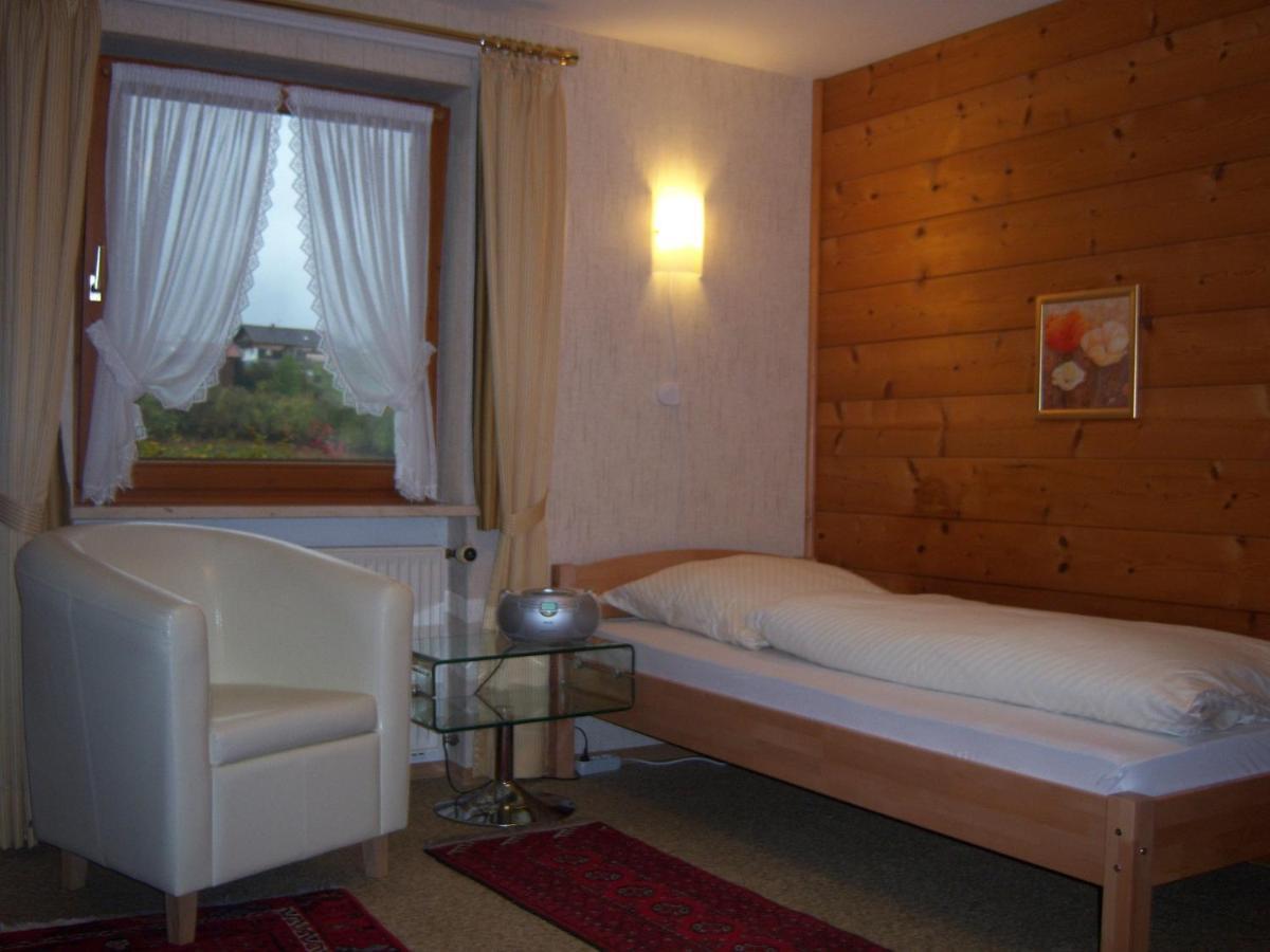 Gaestehaus Boeck Пфронтен Екстериор снимка