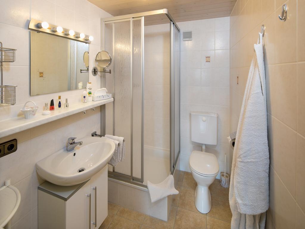 Gaestehaus Boeck Пфронтен Екстериор снимка