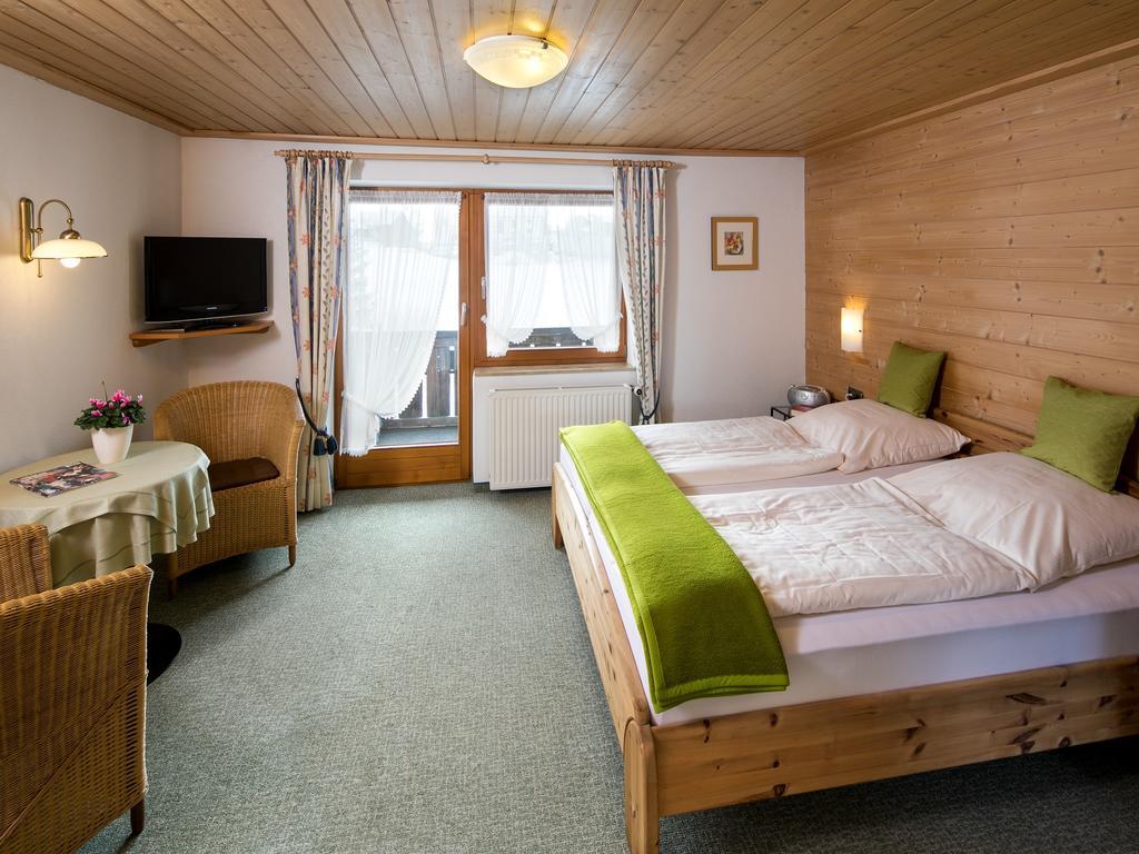 Gaestehaus Boeck Пфронтен Екстериор снимка